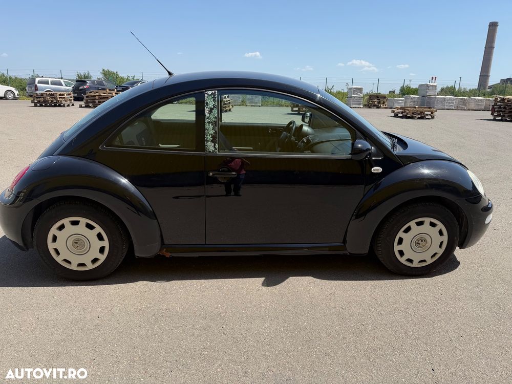 Volkswagen New Beetle - 4