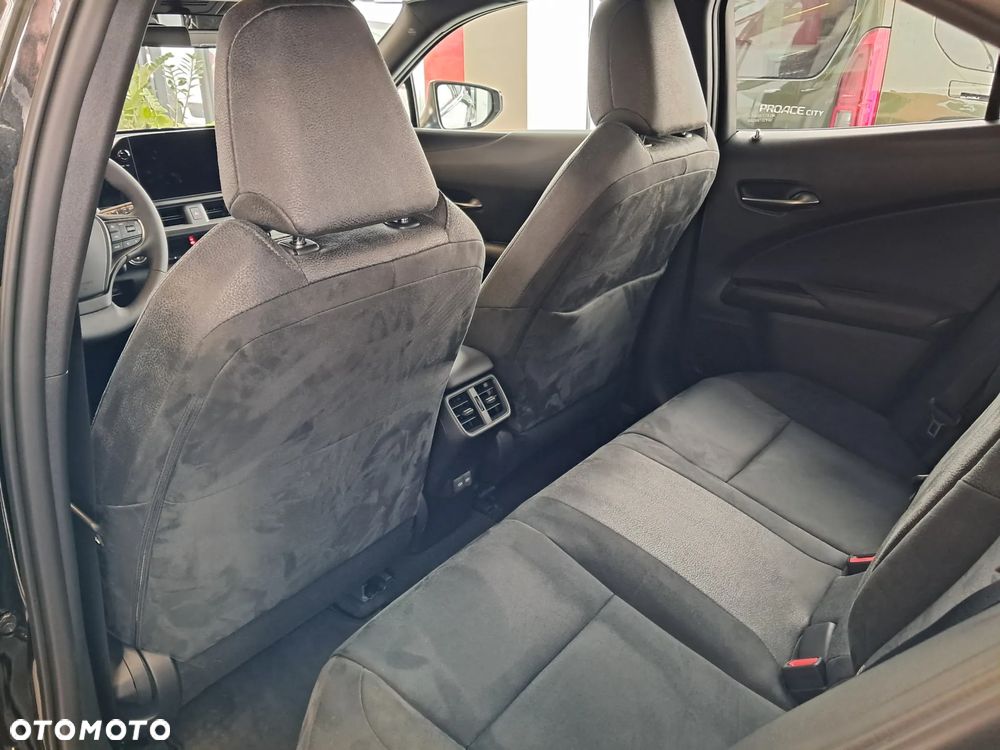 Lexus UX 300h Business - 25