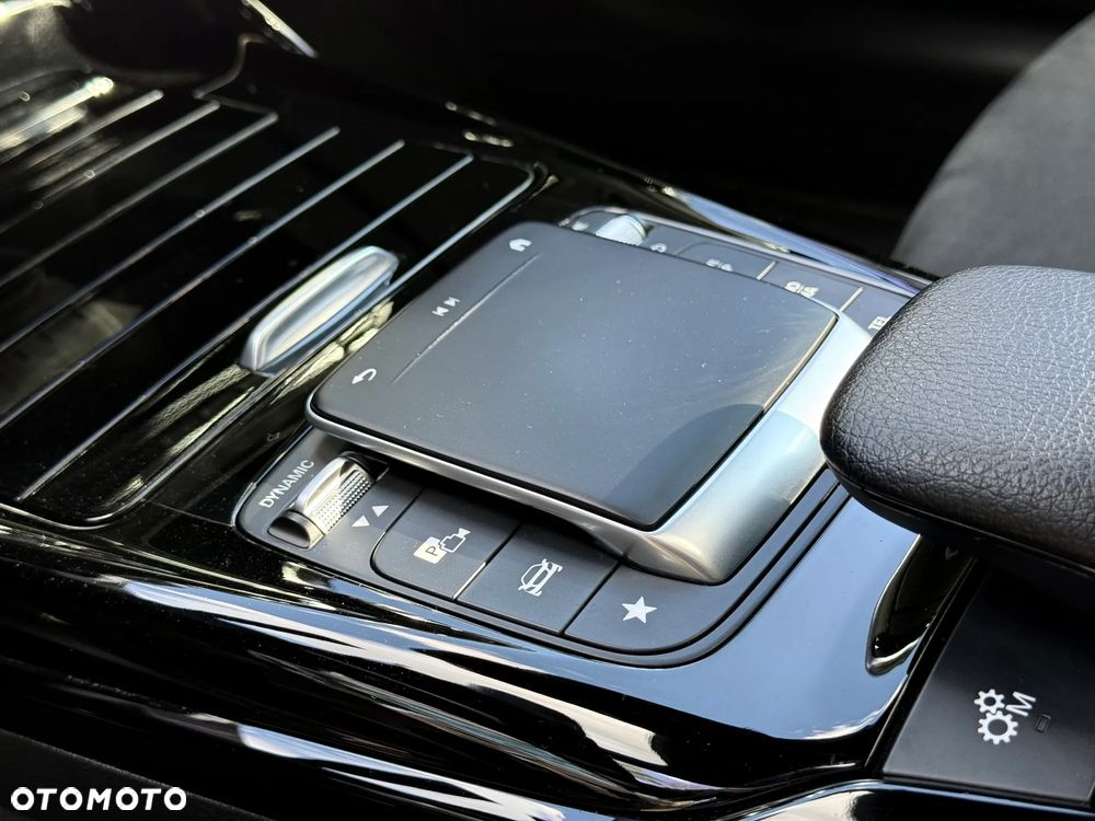 Mercedes-Benz Klasa A 35 AMG 4-Matic 7G-DCT - 10