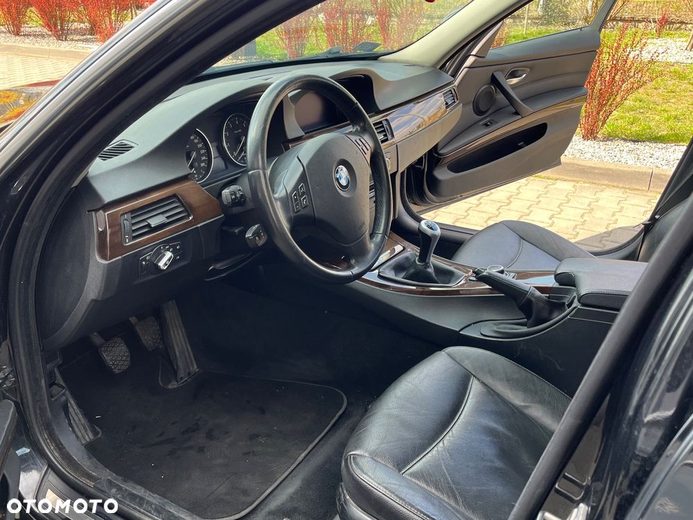 BMW Seria 3 325i - 3