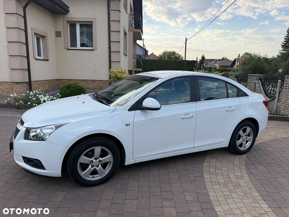 Chevrolet Cruze 1.6 - 2