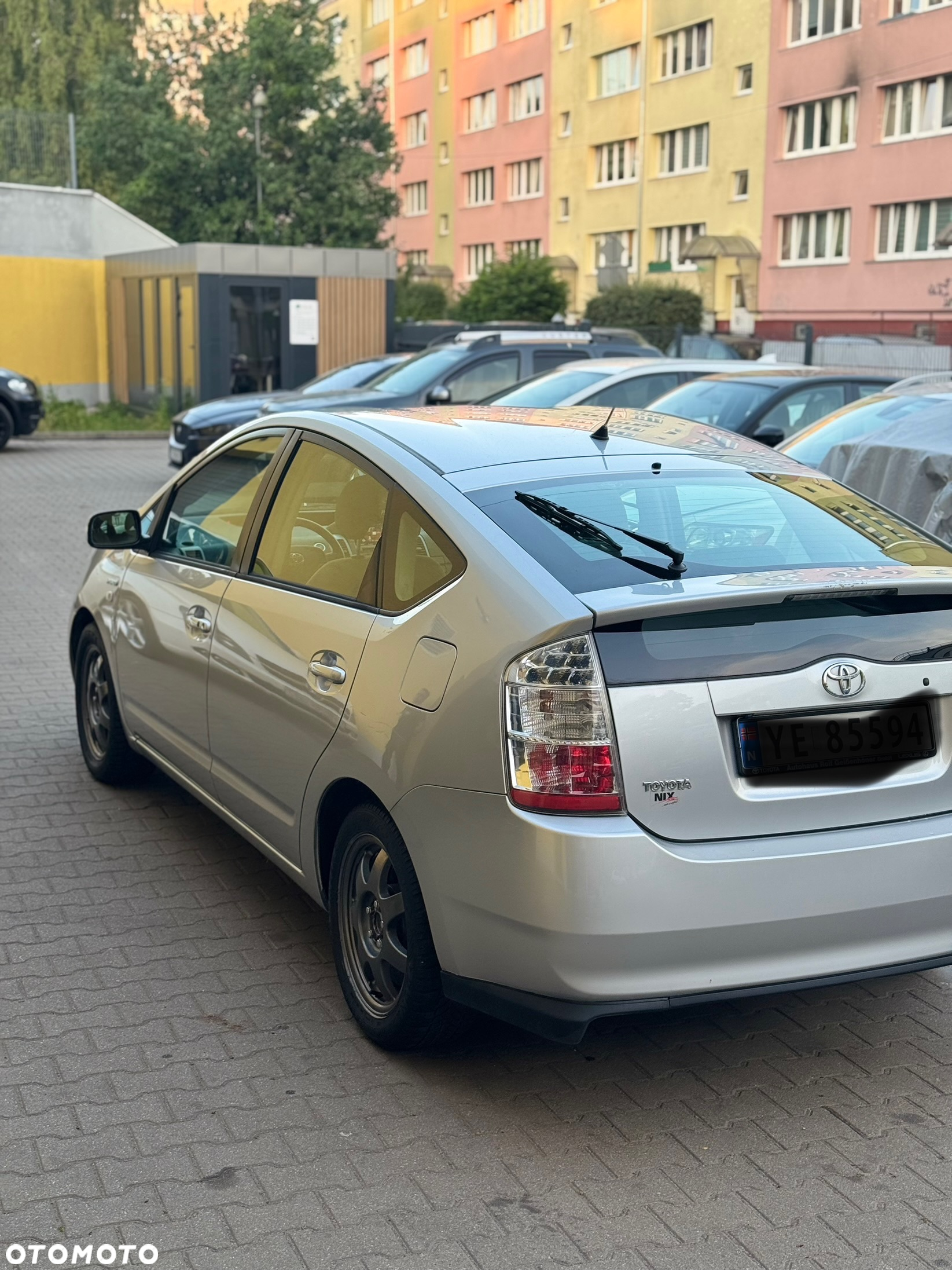 Toyota Prius (Hybrid) Executive - 5