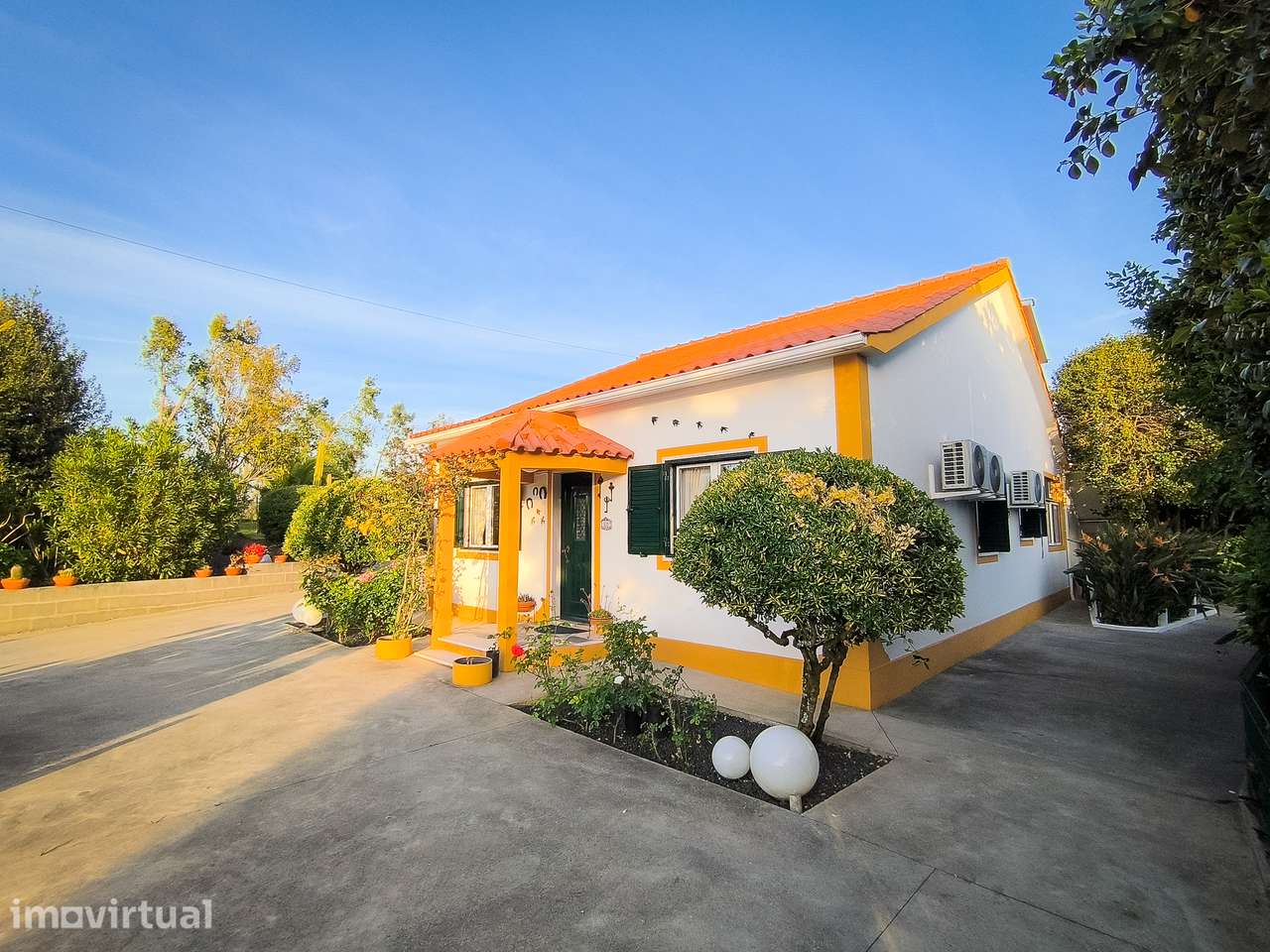 Moradia T3+1 com jardim, piscina e excelentes áreas – próxima de Tomar - Grande imagem: 3/54