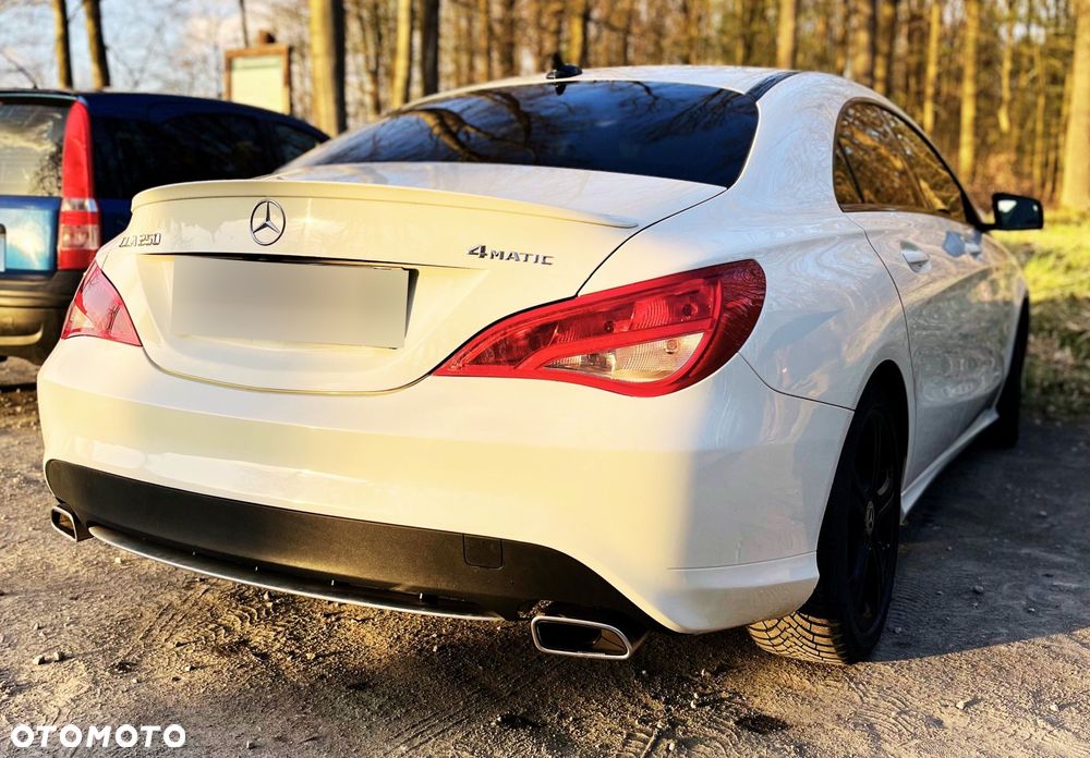 Mercedes-Benz CLA 250 4Matic 7G-DCT - 8