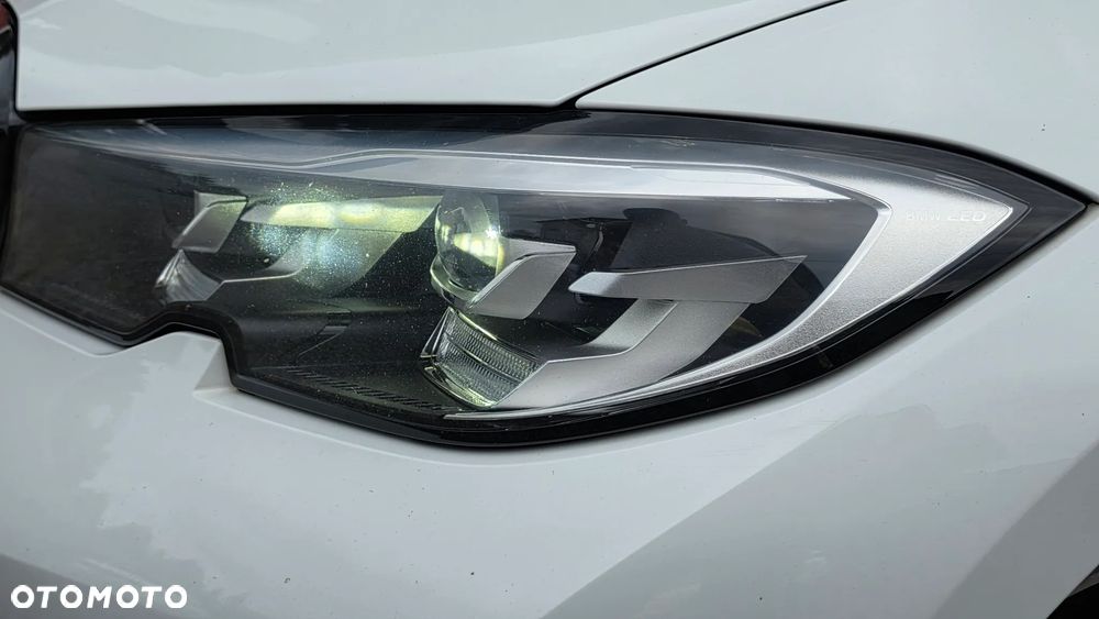 BMW Seria 3 318d - 27