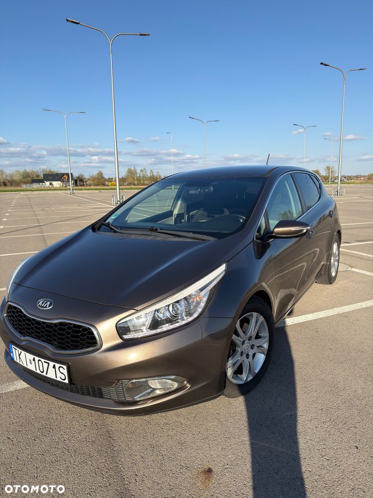 Kia Ceed 1.6 GDI DCT Platinum Edition - 1