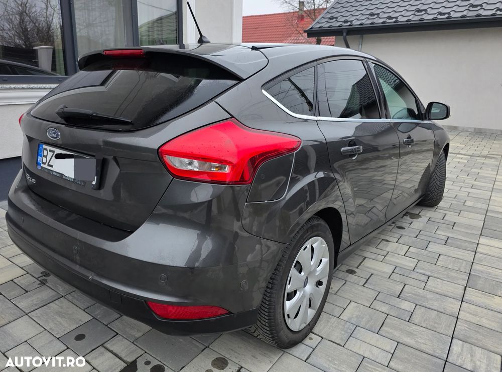 Ford Focus 1.5 TDCi Powershift Titanium - 5