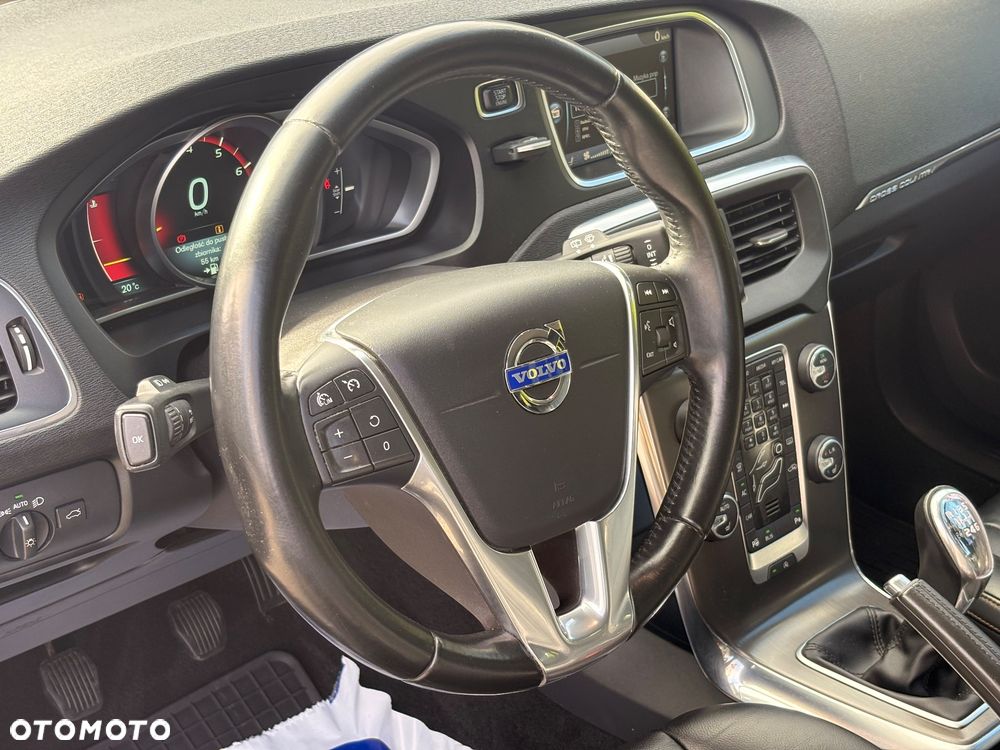 Volvo V40 Cross Country T4 - 17