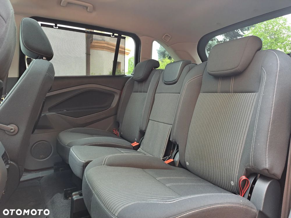 Ford Grand C-MAX - 11