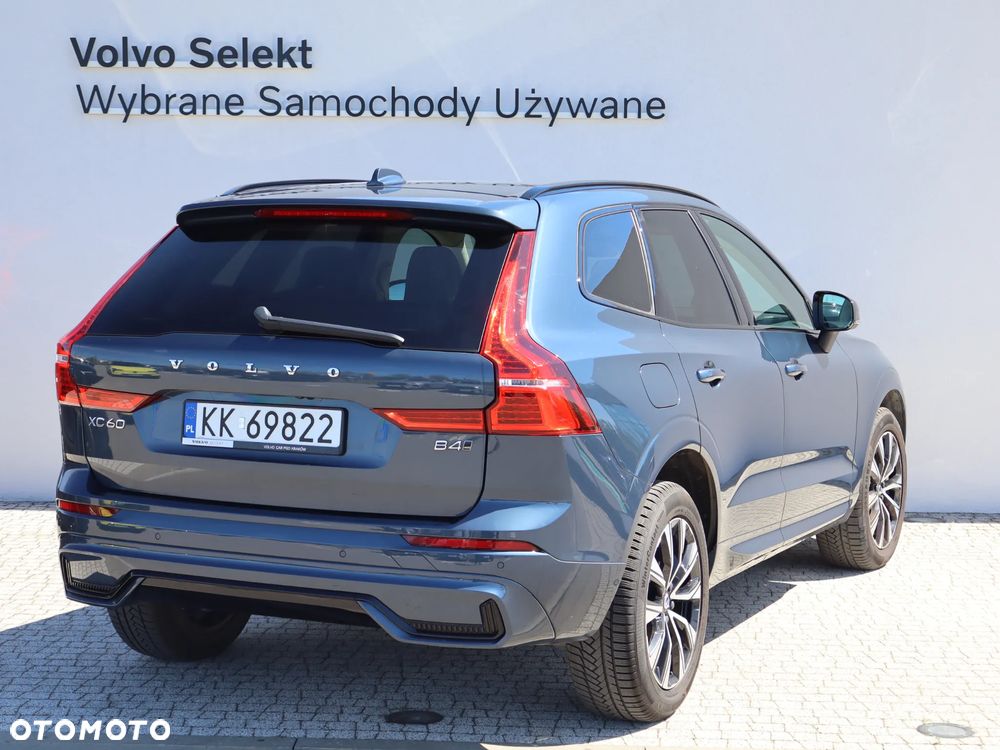 Volvo XC 60 B4 D AWD Plus Dark - 5