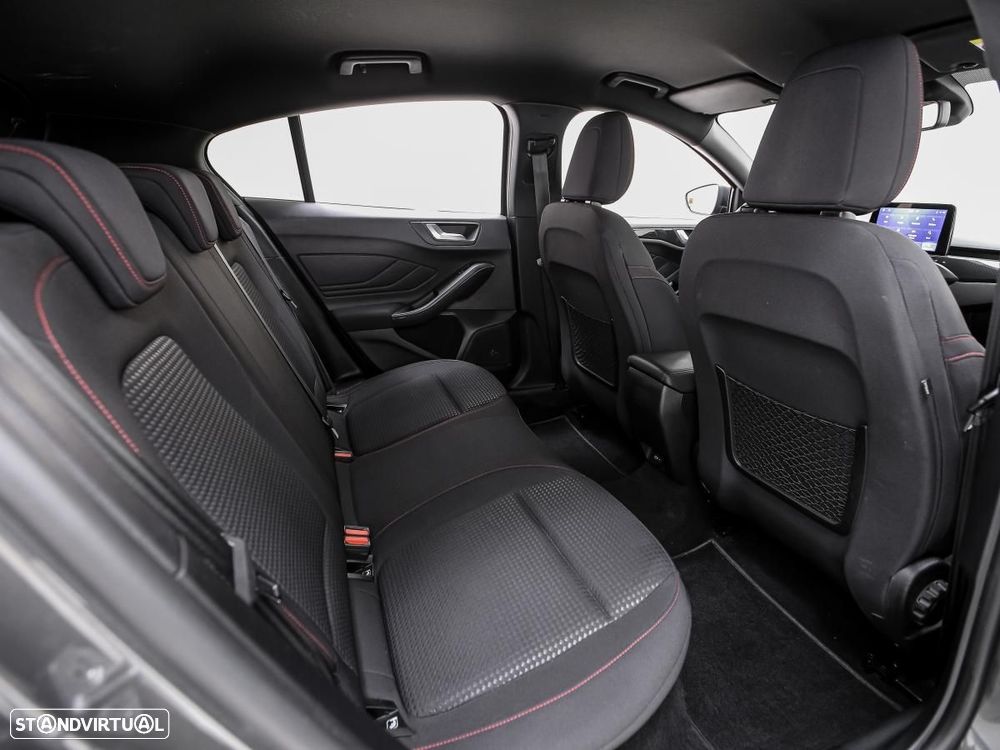 Ford Focus 1.5 TDCi EcoBlue ST-Line - 12