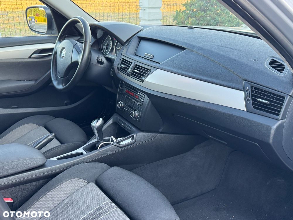 BMW X1 sDrive18i - 18