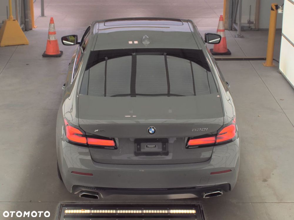 BMW Seria 5 530i xDrive - 7