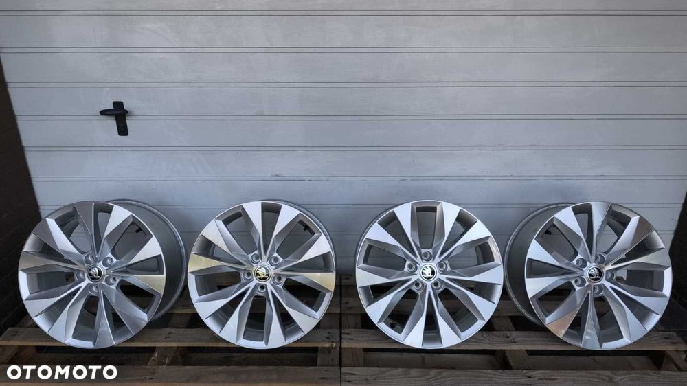 Felgi aluminiowe Skoda Superb IV III Scout Vw 18" 5x112 Et44(OL675F) - 2