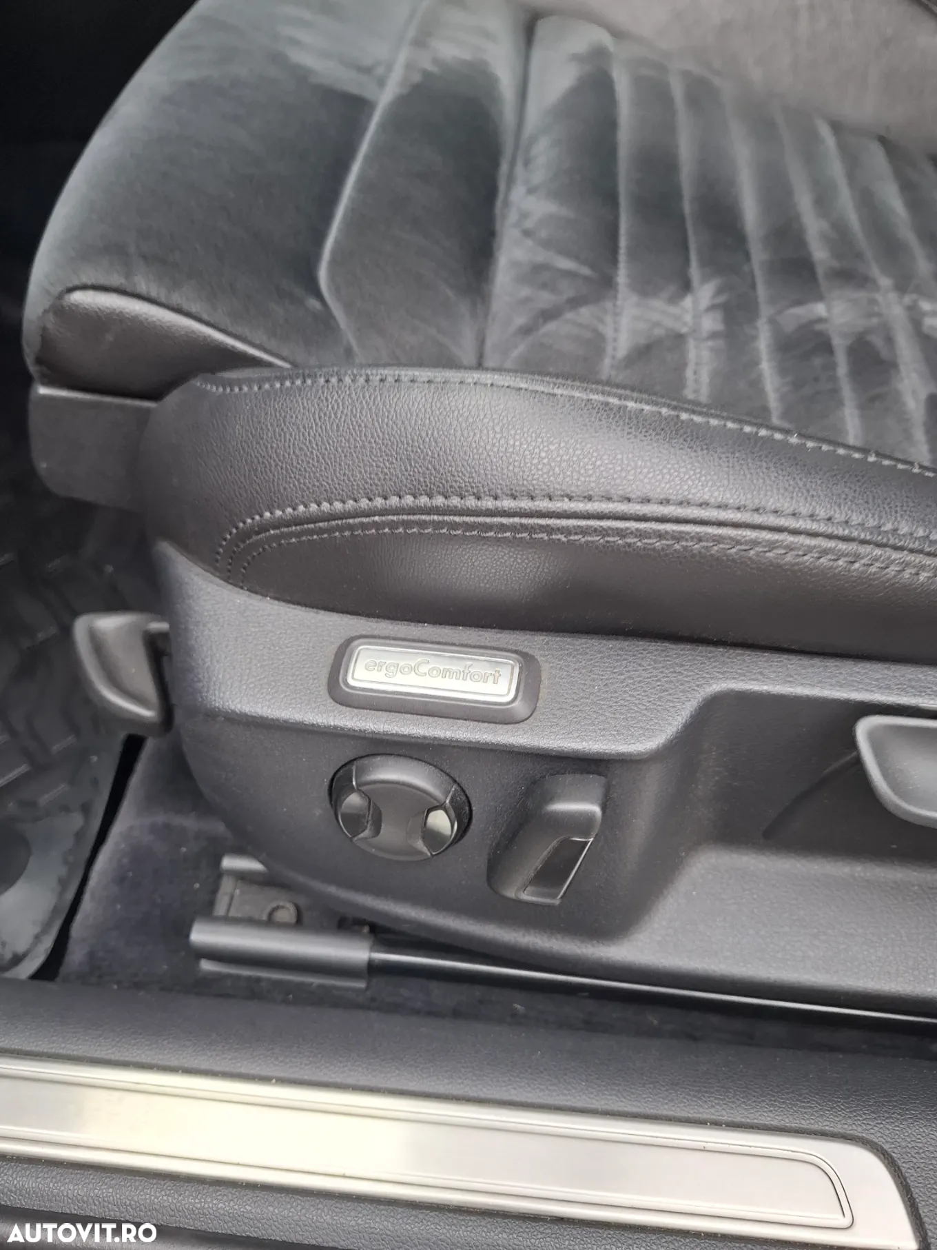 Volkswagen Passat Variant 2.0 TDI DSG 4Motion Comfortline - 14