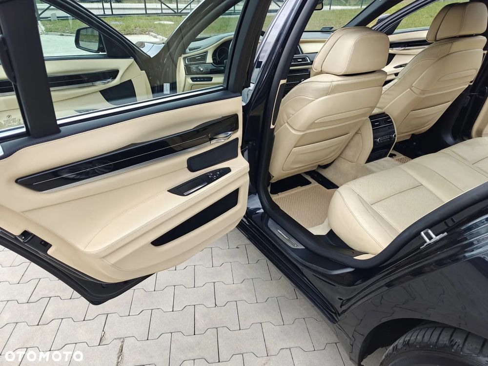 BMW Seria 7 740d xDrive - 15