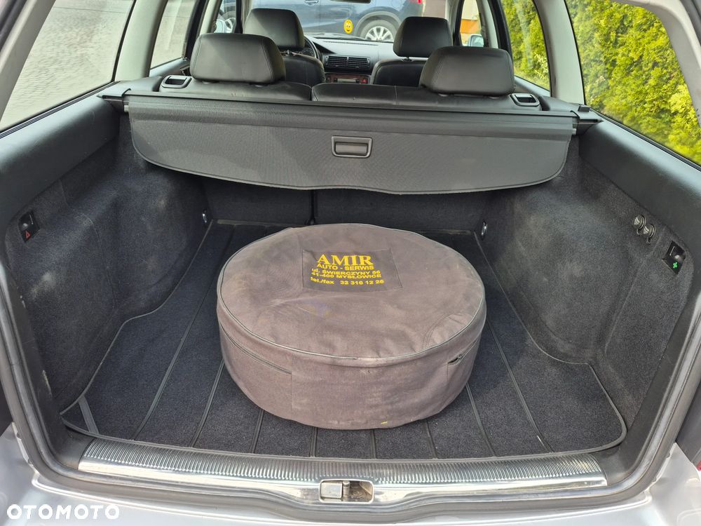 Volkswagen Passat - 15