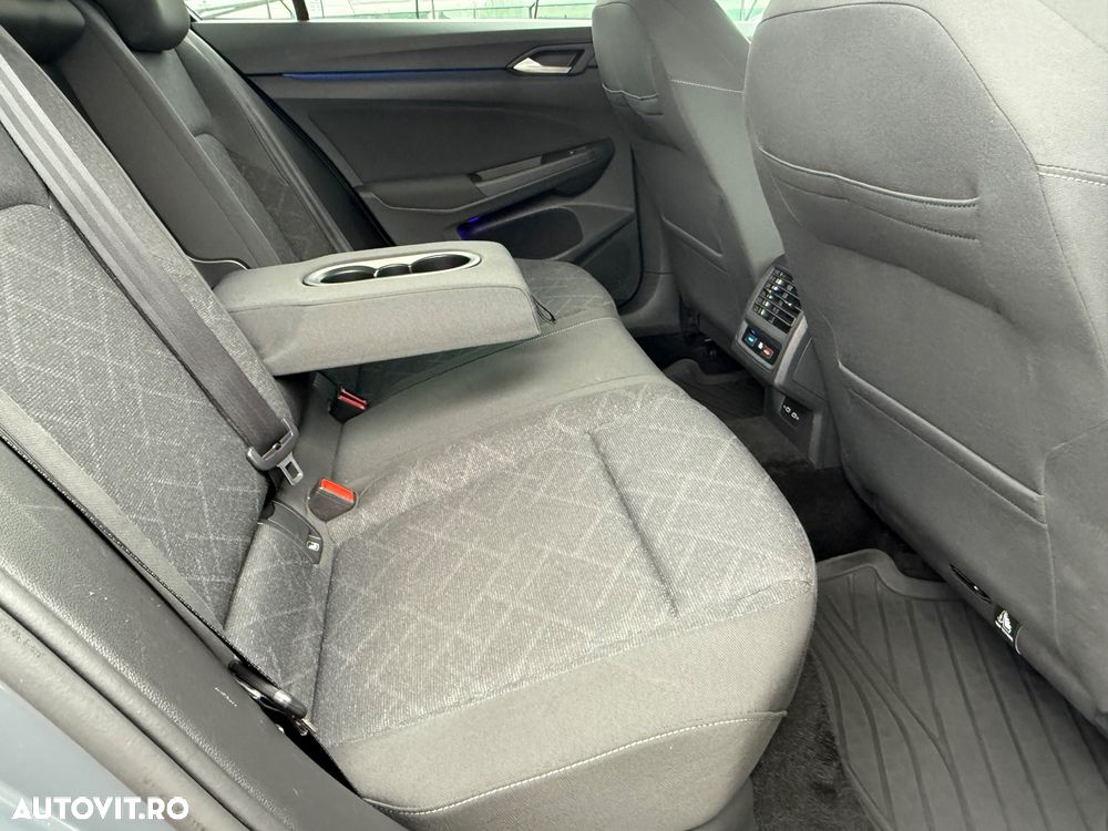 Volkswagen Golf 1.5 eTSI OPF DSG Life - 17