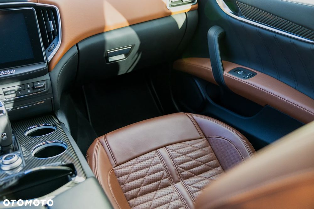 Maserati Ghibli S Q4 GranSport - 38