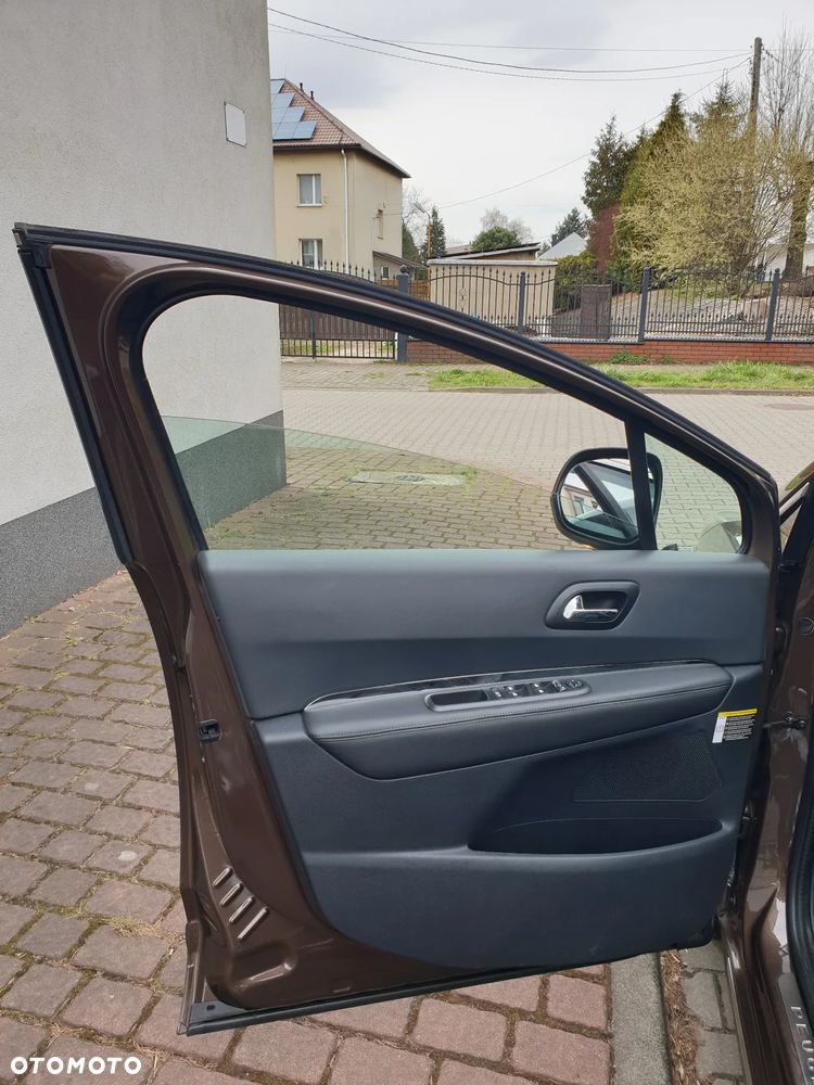 Peugeot 3008 HDi 115 Allure - 20