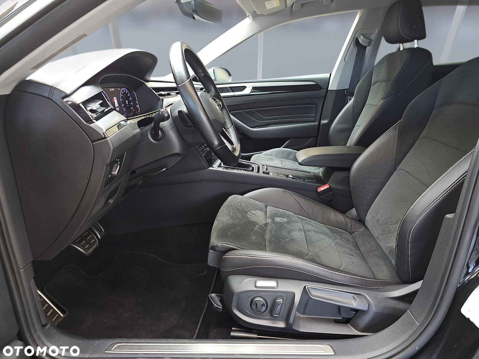 Volkswagen Arteon 2.0 TSI Elegance DSG - 24