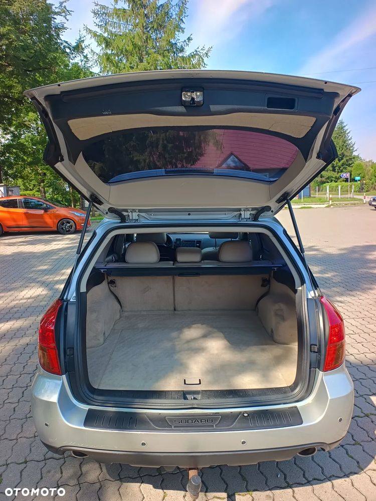 Subaru Outback 3.0 H6 - 21