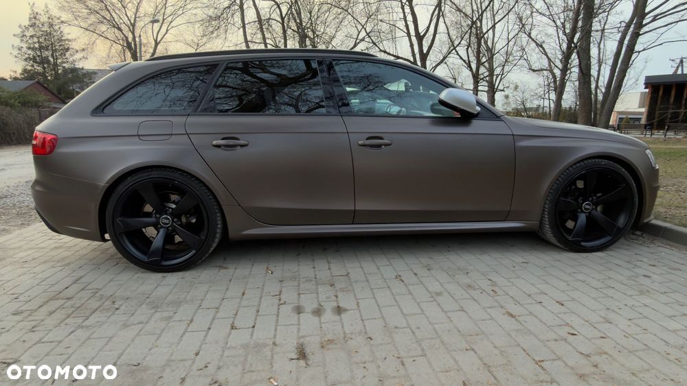 Audi RS4 Avant - 31