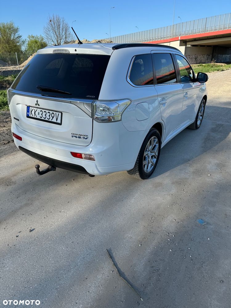 Mitsubishi Outlander - 3