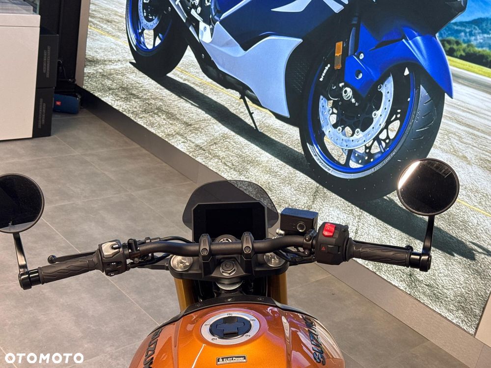 Suzuki GSX - 7