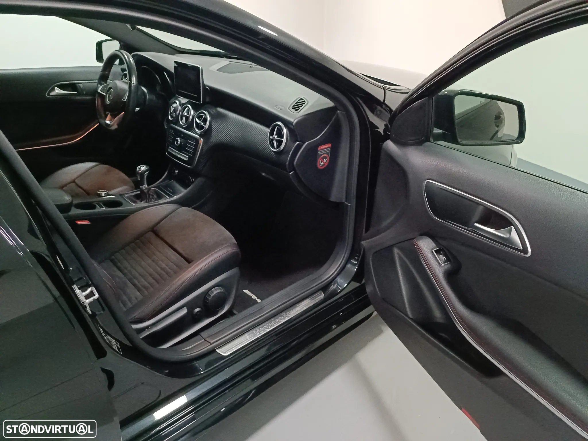 Mercedes-Benz A 180 d AMG Line - 13