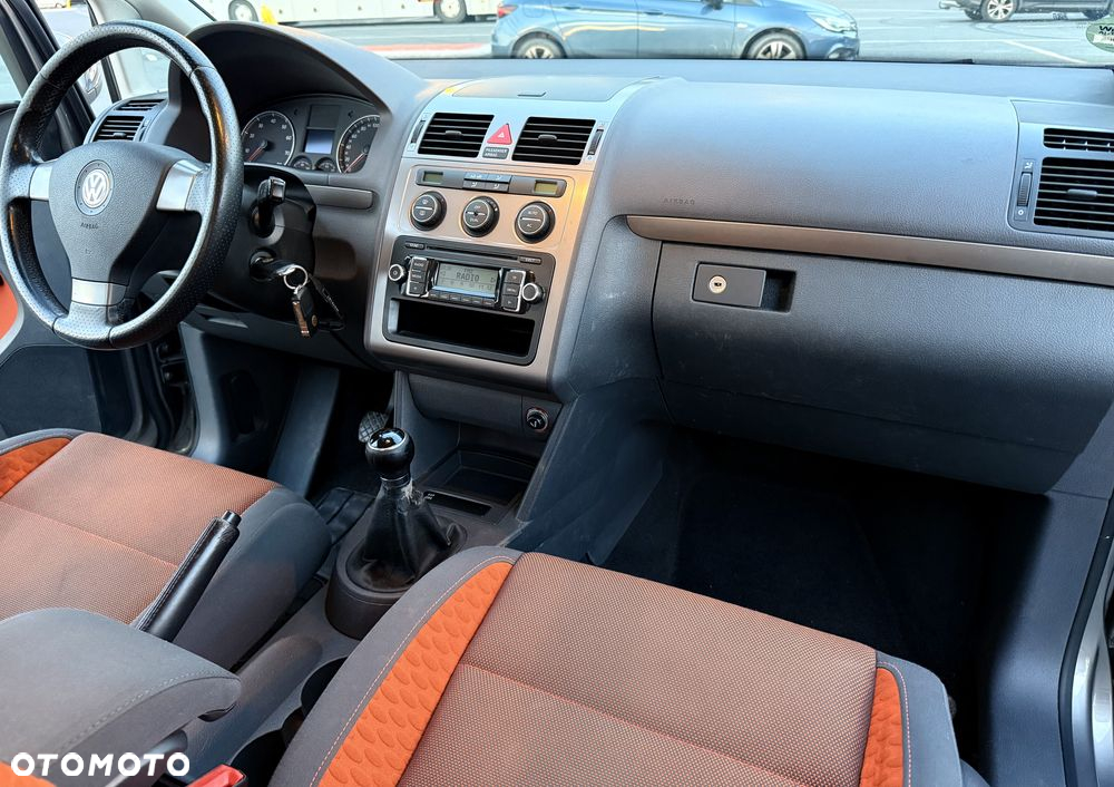 Volkswagen Touran 1.4 TSI Cross - 16