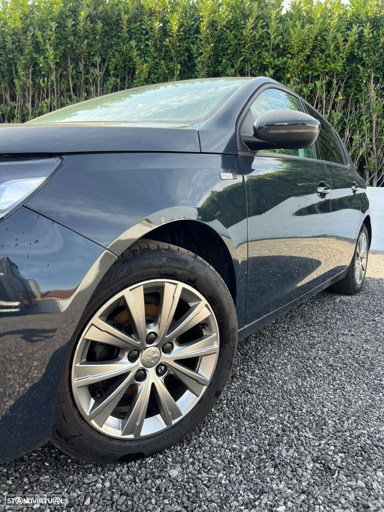 Peugeot 308 1.2 PureTech Active - 22