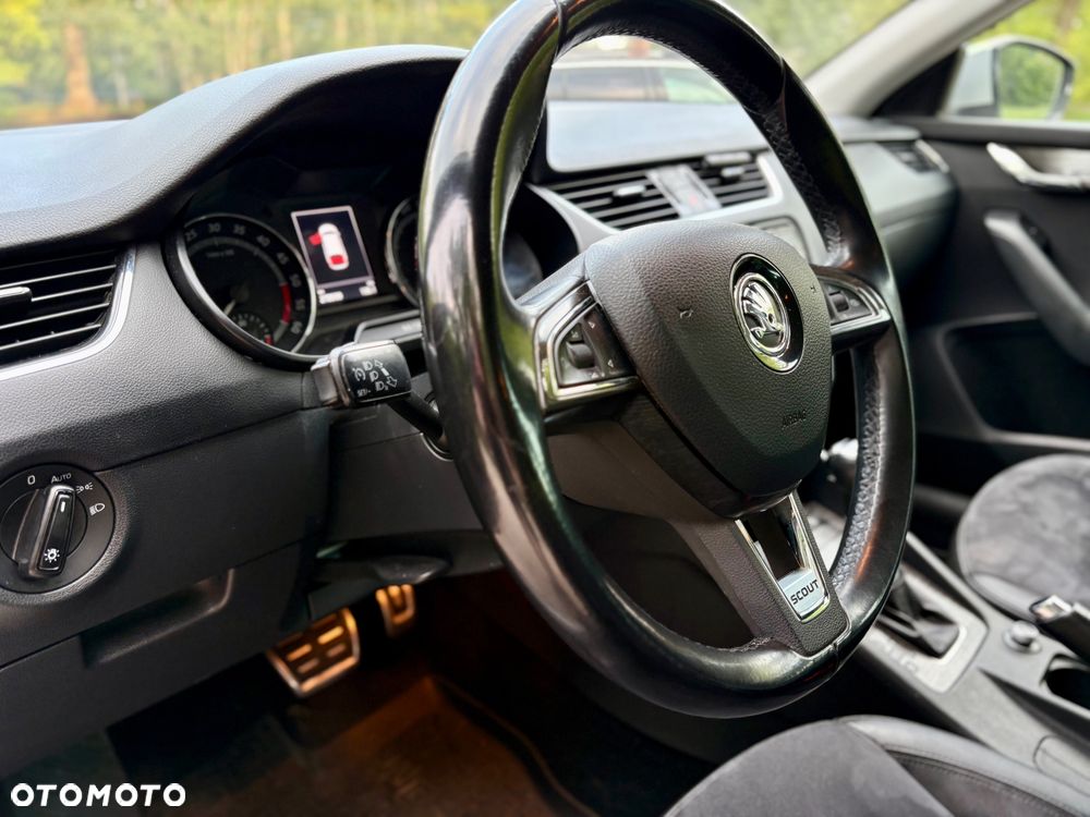 Skoda Octavia 2.0 TDI 4x4 DSG Scout - 15