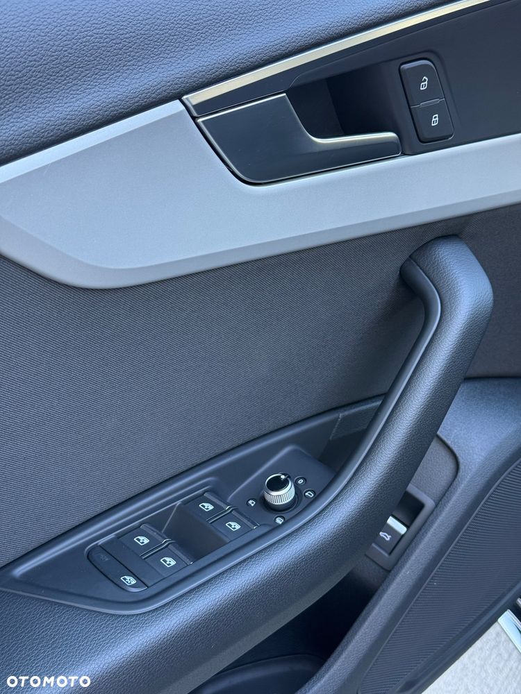 Audi A4 Avant 35 TFSI S tronic S line - 15