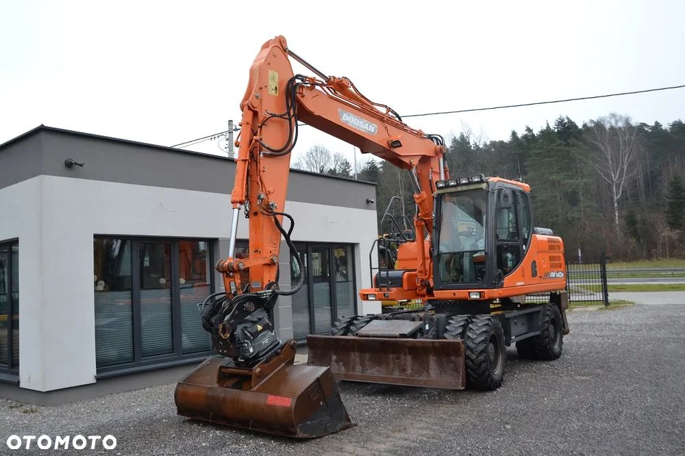 Doosan DX 140 W - 2