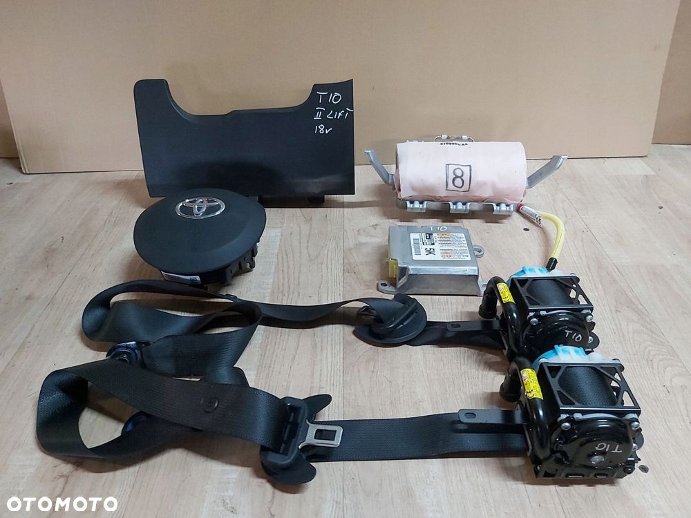 Toyota Yaris III Lift PODUSZKA AIR BAG kierowcy deska pas przód 2018r - 1