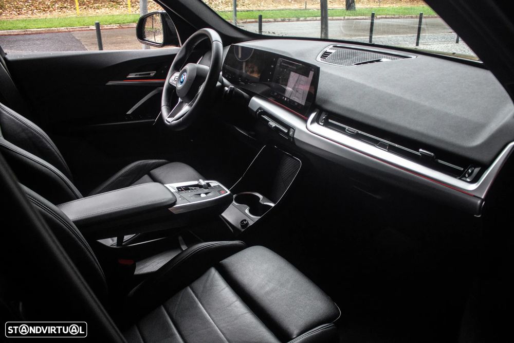 BMW X1 xDrive25e Aut. — fotografia 25