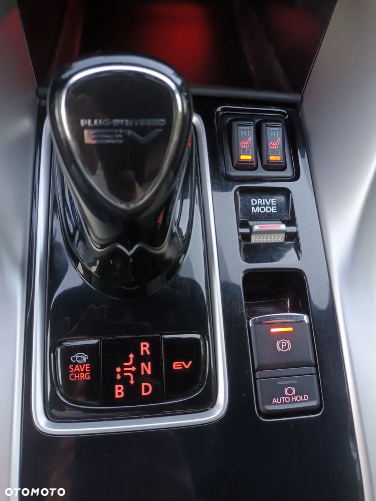 Mitsubishi Eclipse Cross 4WD Top - 25