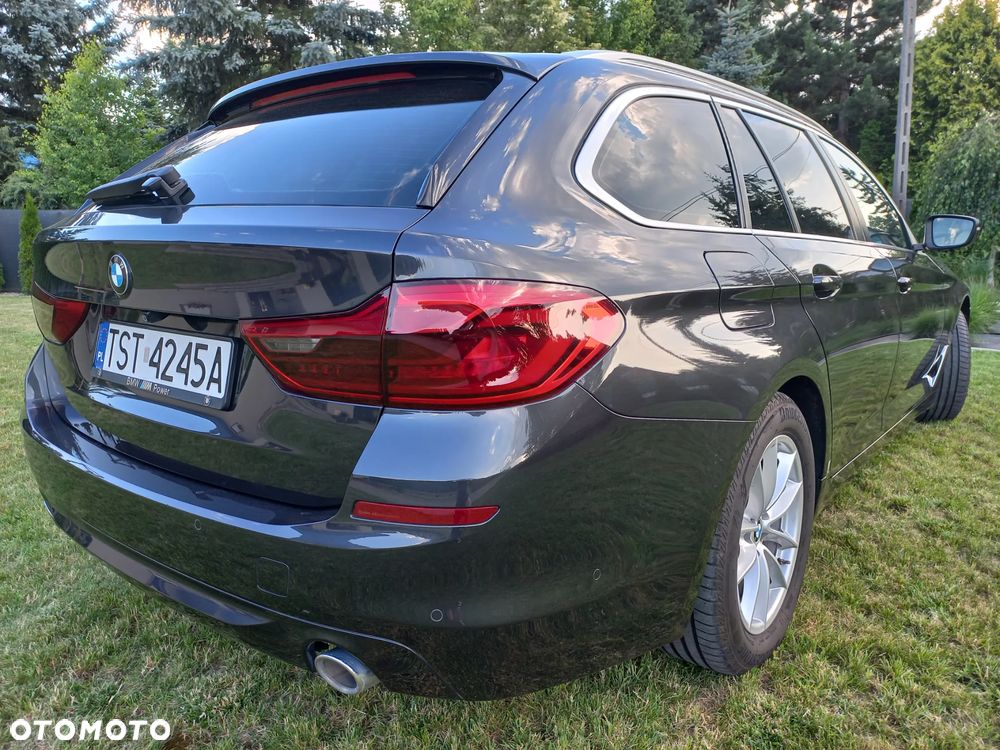 BMW Seria 5 520i - 6