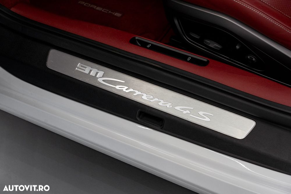 Porsche 911 Carrera 4S PDK - 26