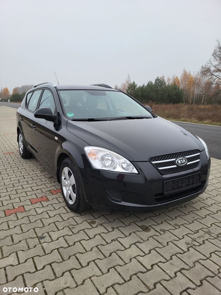 Kia Ceed - 8