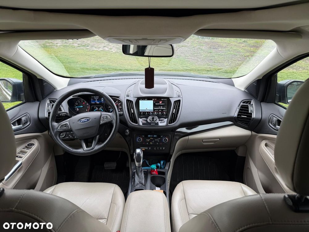 Ford Kuga - 10