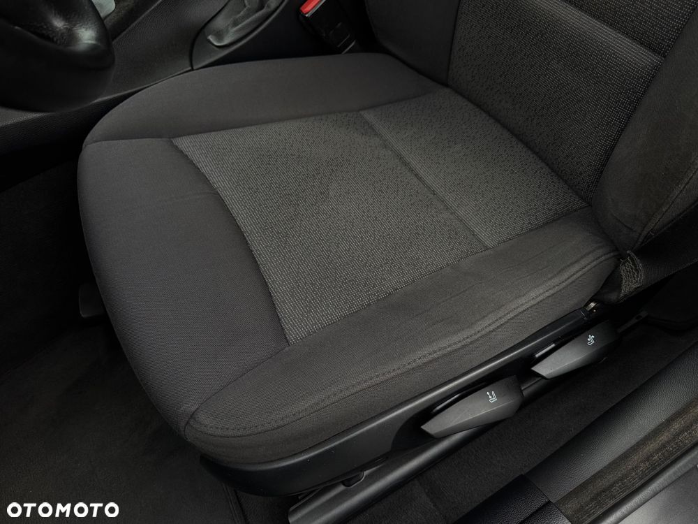 BMW Seria 3 325d DPF - 15