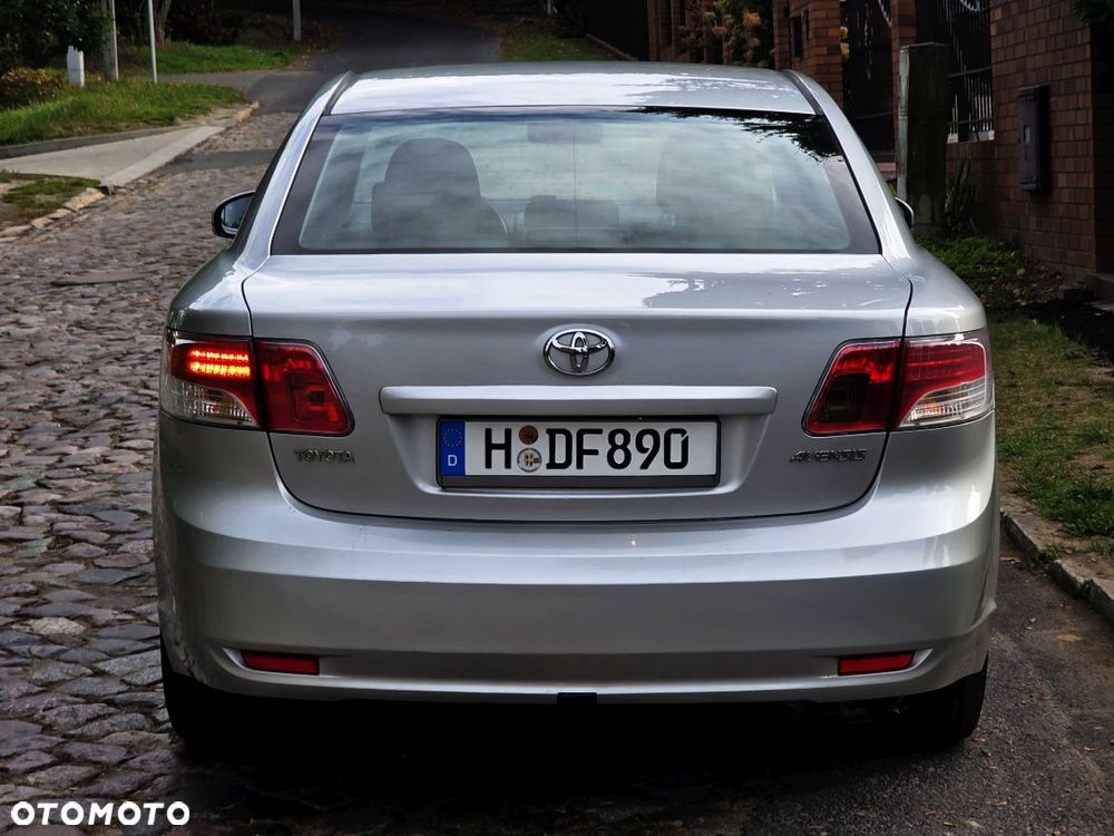 Toyota Avensis 1.8 Premium EU5 - 5