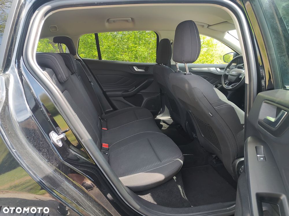 Ford Focus SW 1.0 EcoBoost Titanium - 24