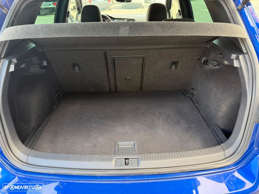 VW Golf R 4Motion (BlueMotion ) DSG - 35