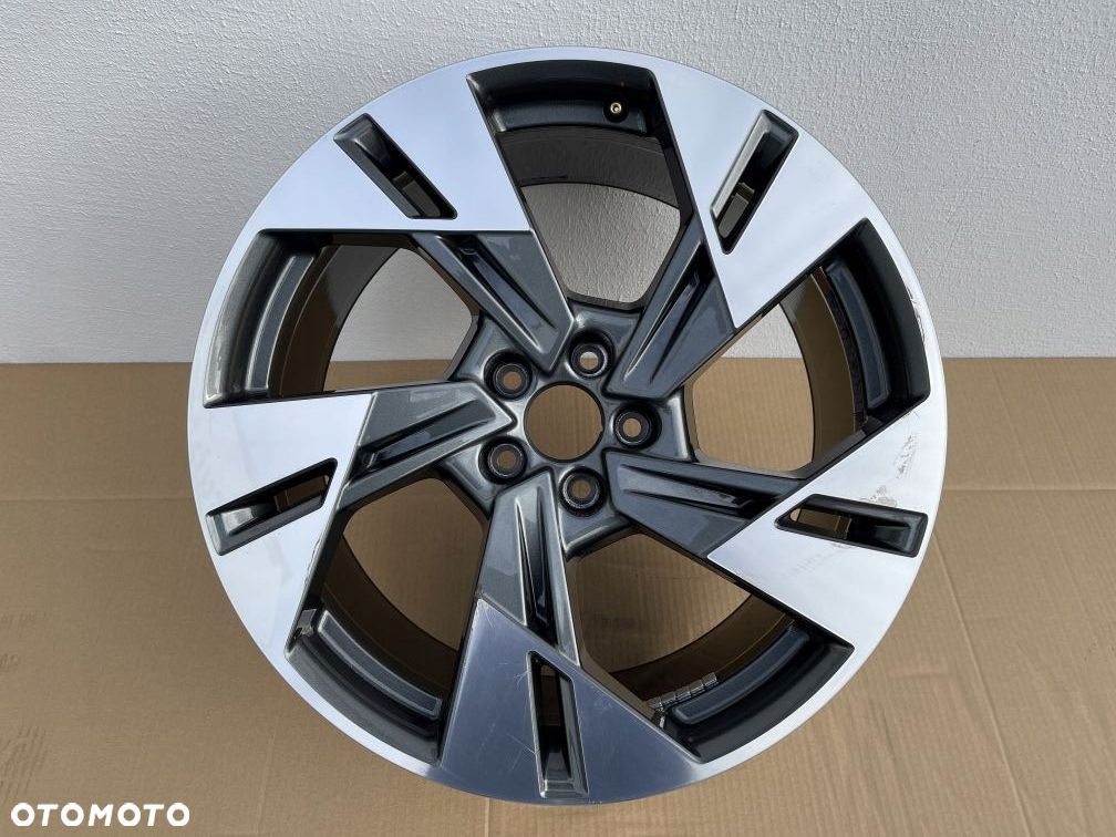 FELGA AUDI Q7 Q8 E-TRON 9J 20 ET38 4KE601025T - 1