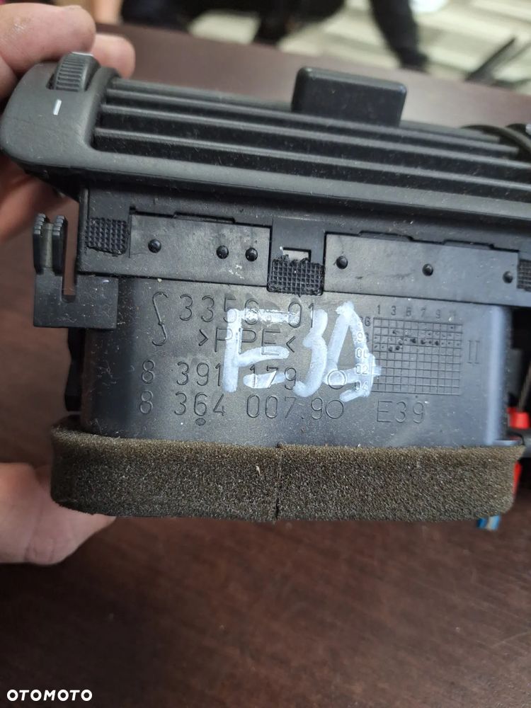 kratka nawiewu środkowa czarna Bmw e39    (118/20) - 4