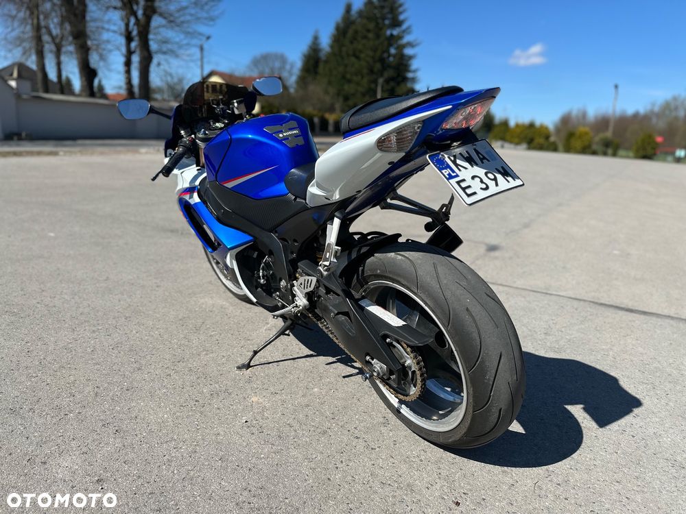 Suzuki GSX-R - 6