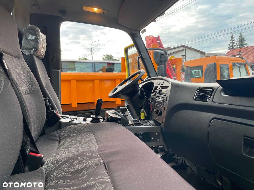 Mercedes-Benz Unimog u 20  pojazd specjalny traktor rolniczy wywrotka pojazd komunalny zimowego utrzymania dróg - 38